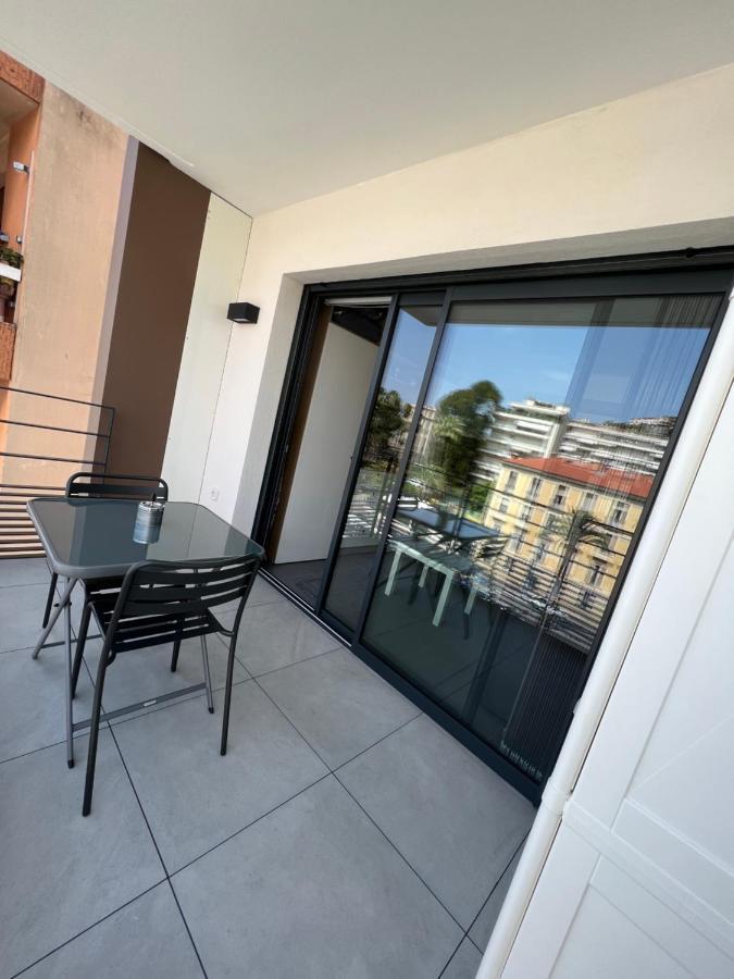 Appartement Tout Equipe Centre Ville Menton Eksteriør billede
